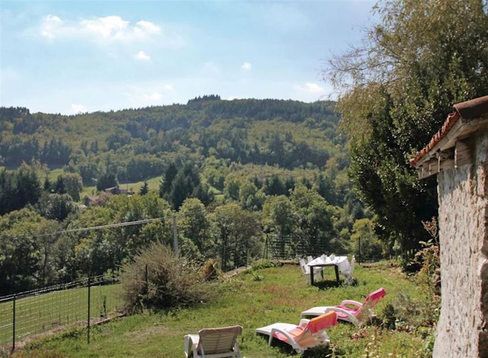 SaintApollinaireDeRias in SaintApollinairedeRias , France sleeps 6