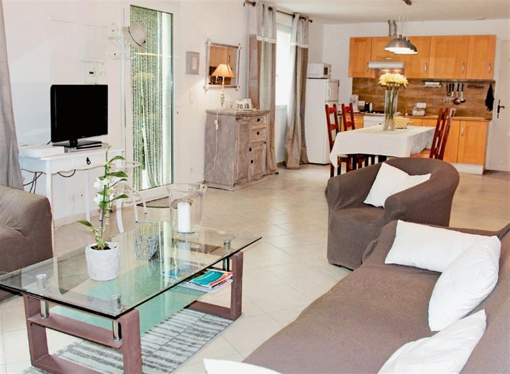 Open plan living/dining room/kitchen (photo 2) at Saint-Remy-de-Provence in Saint-Rémy-de-Provence, France