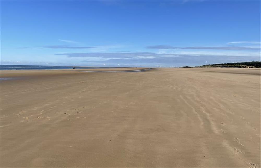 The beaches are easy to reach at Salt, Sharrington near Melton Constable