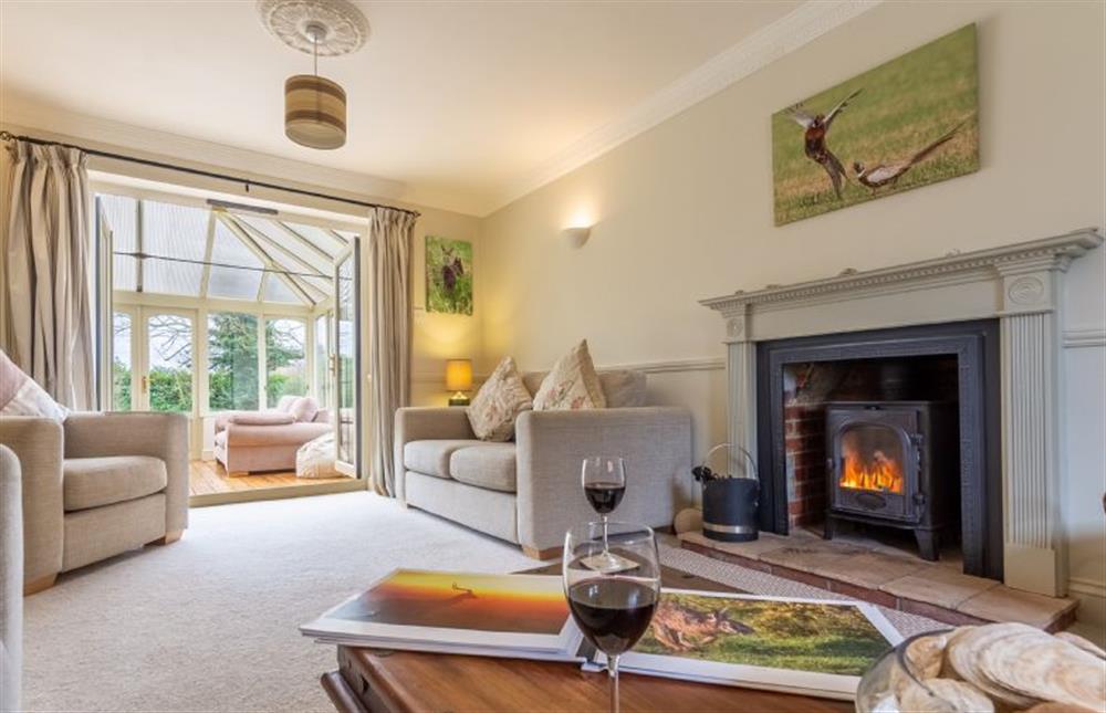 Saltmarshes: Spacious Sitting room and Conservatory