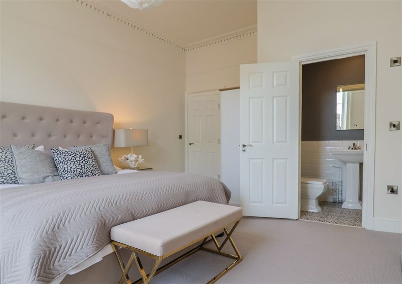 A bedroom in Saltwind (photo 4) at Saltwind, Lyme Regis