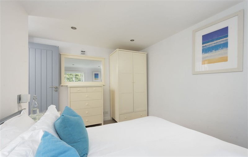 A photo of the bedroom (photo 3) at Salubrious Cottage, Cornwall