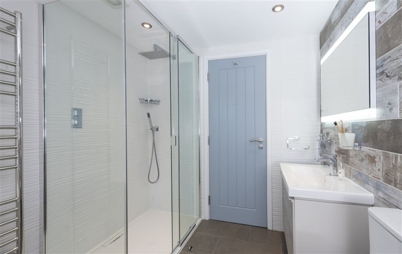 The bathroom at Salubrious Cottage, Cornwall