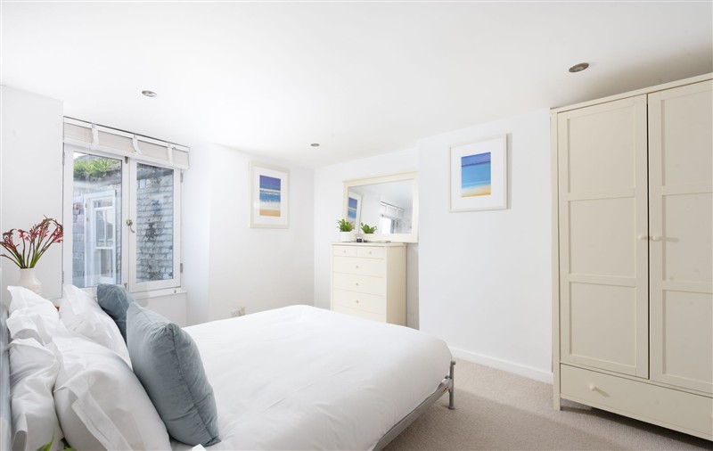 This is a bedroom at Salubrious Cottage, Cornwall