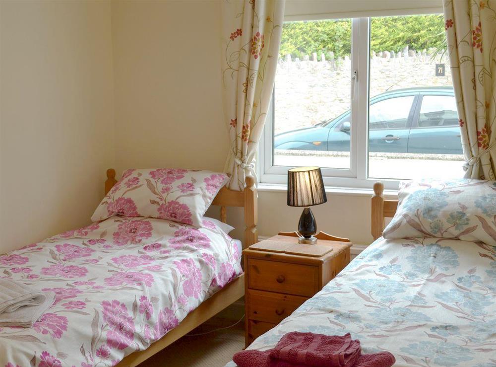 Ideal twin bedroom at Samphire in Brixham, Devon