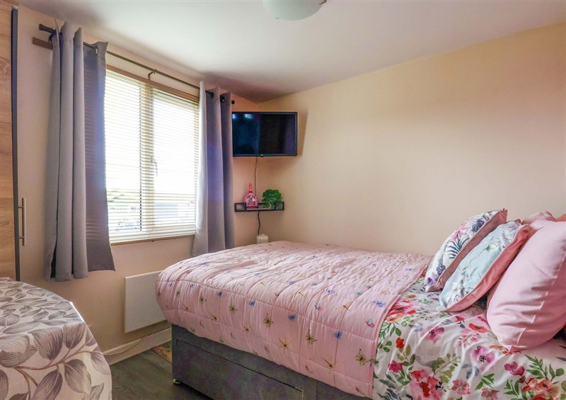 A bedroom in Sandbay (photo 2) at Sandbay, Bridlington