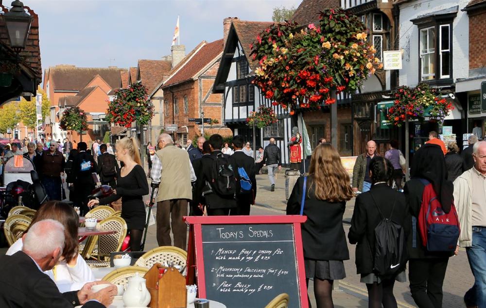 Stratford-upon-Avon town centre, steeped in history and offering many delightful places to eat, drink and shop