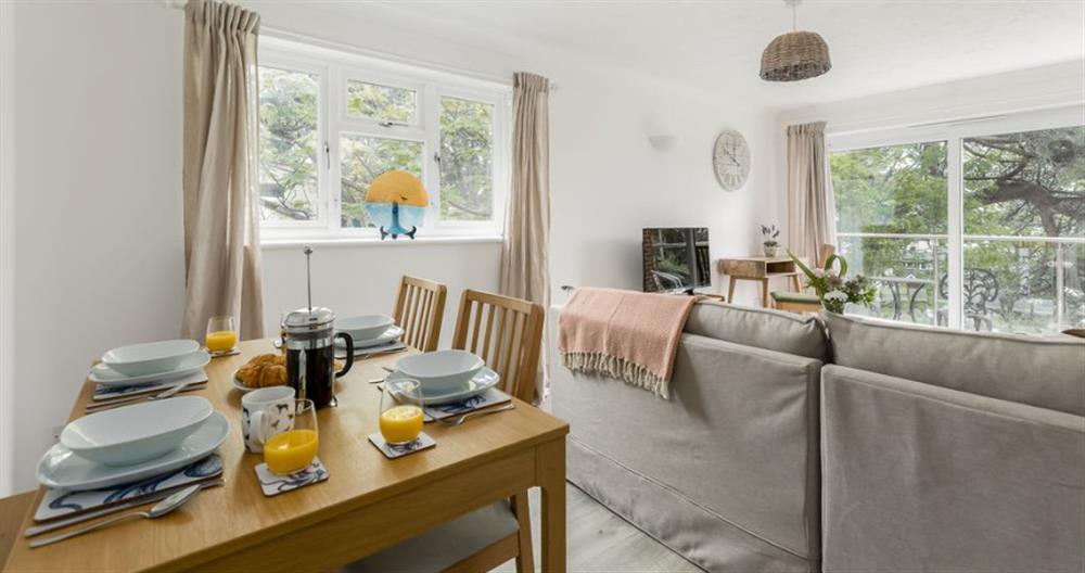 The living area at Sandhaven Court No.12 in Sandbanks