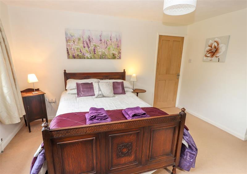 This is a bedroom (photo 2) at Sandmartins, Higher Kinnerton