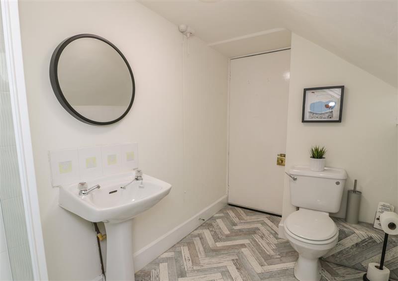 Bathroom (photo 3) at Sandpiper Apartment, Barmouth/Abermaw