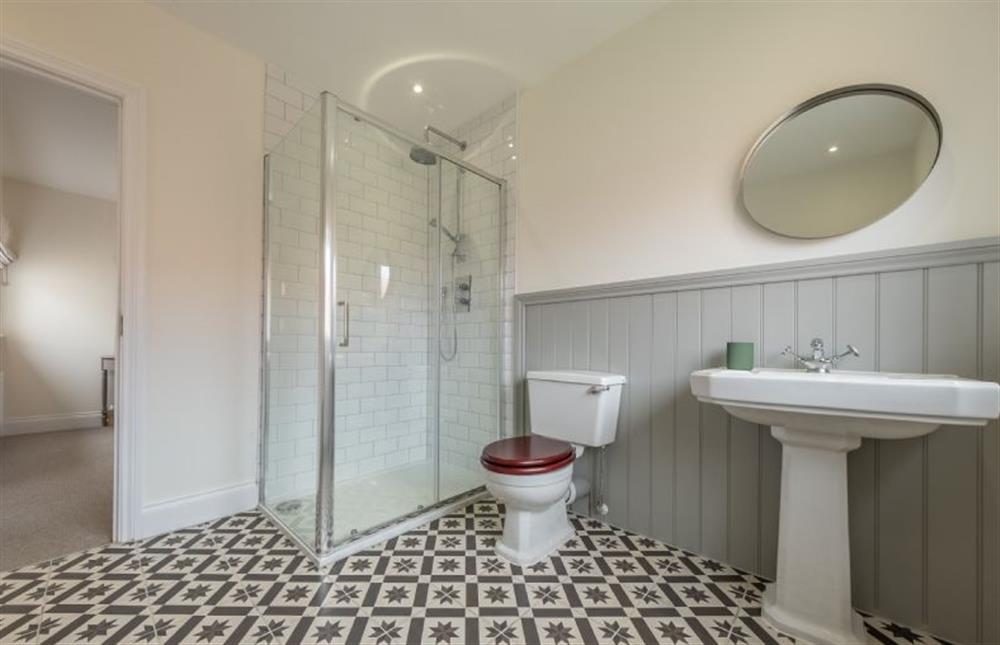 Family bathroom with shower cubicle at Sandpiper House, Ingoldisthorpe near Kings Lynn