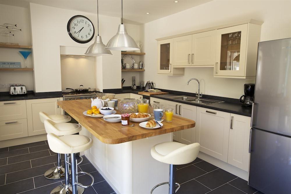 Beautiful kitchen with central island/breakfast bar at Sandpiper in , Salcombe
