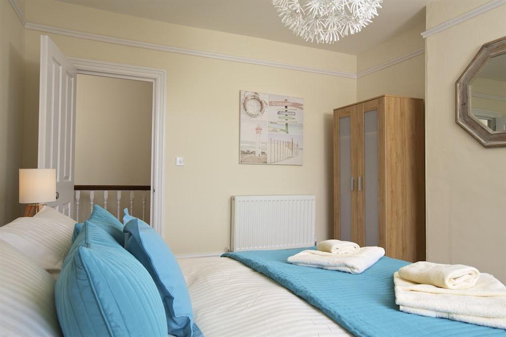 Second double room on the first floor with King-size bed and good views (photo 2) at Sandpiper in , Salcombe