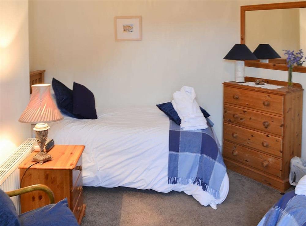 Twin bedroom at Sandpipers in Padstow, Cornwall