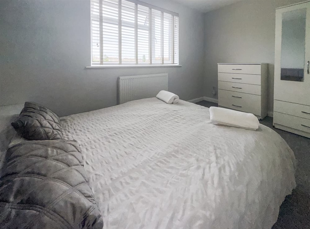 Double bedroom (photo 3) at Sandringham House in Heacham, Norfolk