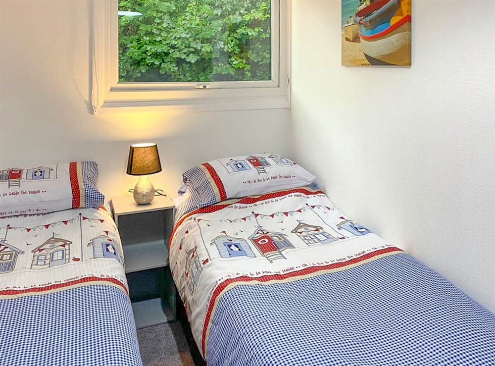 Twin bedroom at Sandy Cott in Kilkhampton, Cornwall