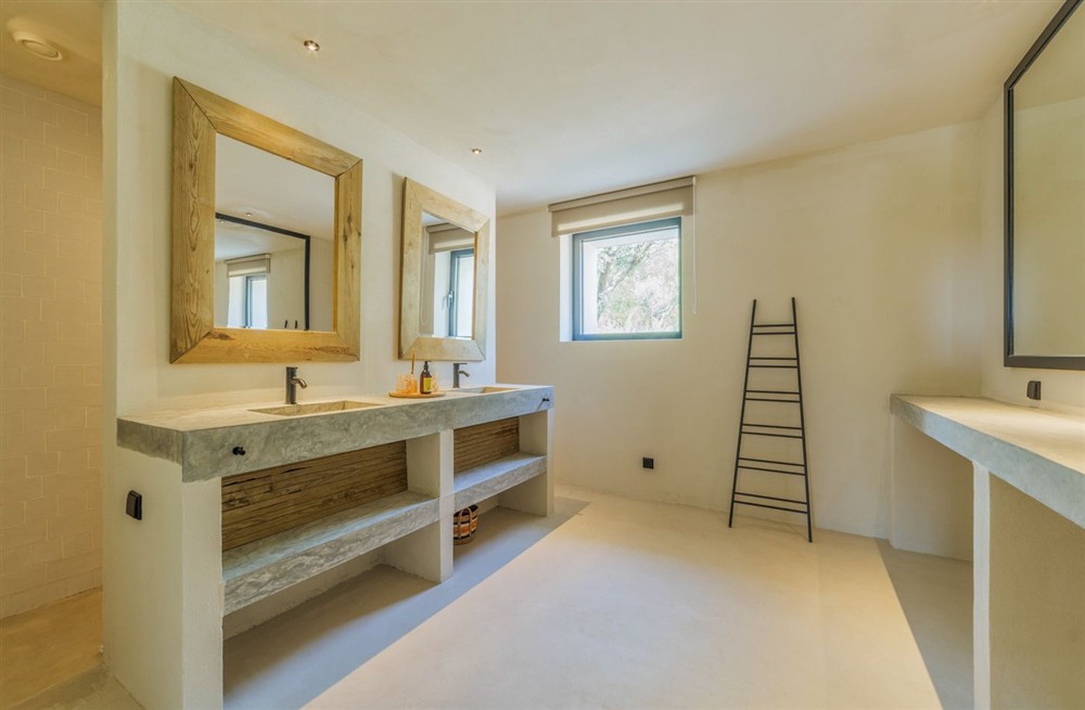Sandy Crab Villa