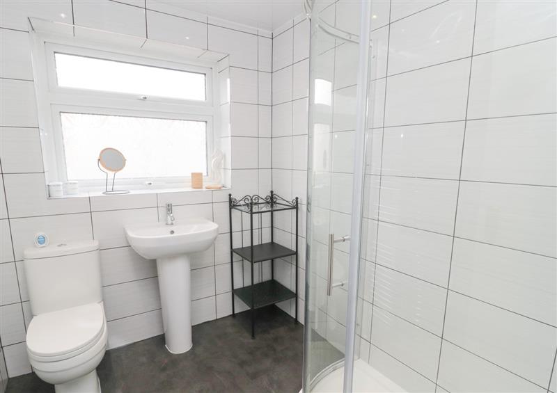 This is the bathroom at Sandy Toes Cottage, Newbiggin-By-The-Sea