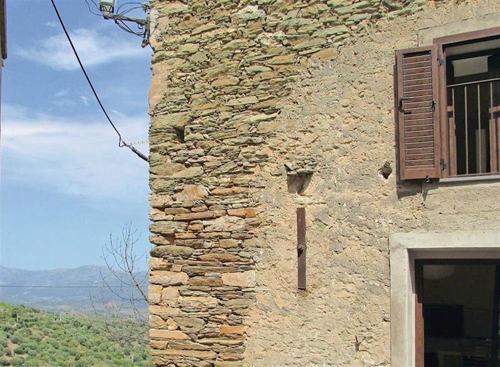 Santo-Pietro-di-Tenda is a detached property