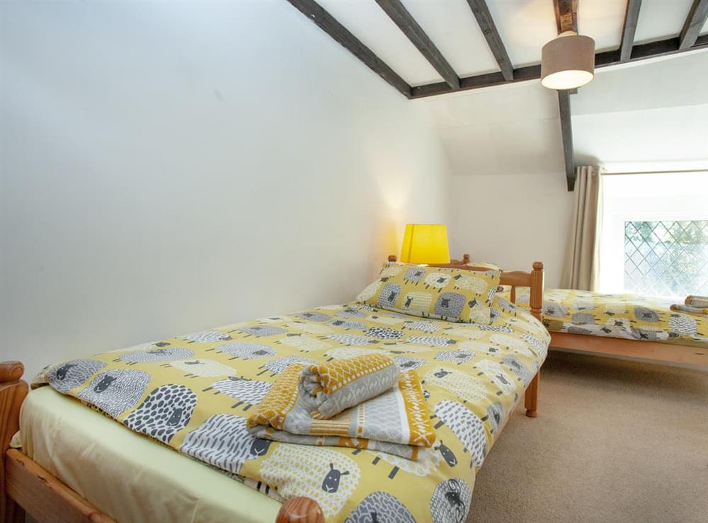 Twin bedroom at Sarahs Cottage in Camelford, Cornwall