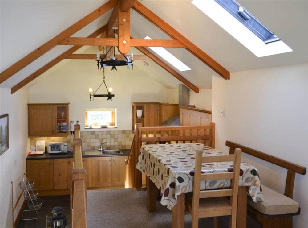 Spacious open plan living space woth vaulted beamed ceilings (photo 3) at Saundrys Barn in Port Isaac, Cornwall