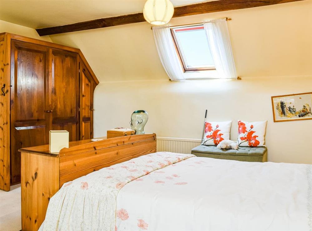 Double bedroom (photo 3) at Saxon Barn in Bidford-on-Avon, Warwickshire