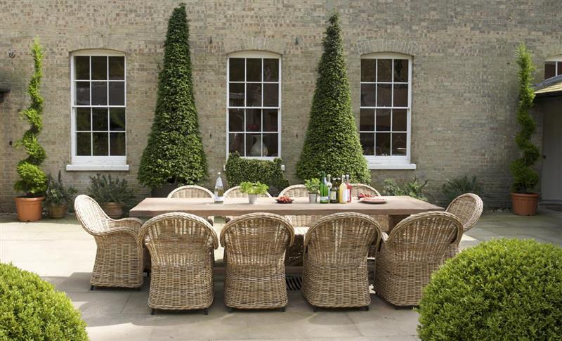 Outside seating at Sayers Mansion, Saxmundham, Suffolk