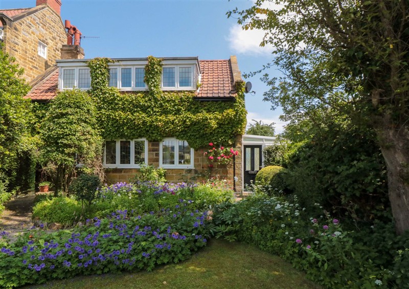 The setting of Scalby Grove Cottage at Scalby Grove Cottage, Scalby