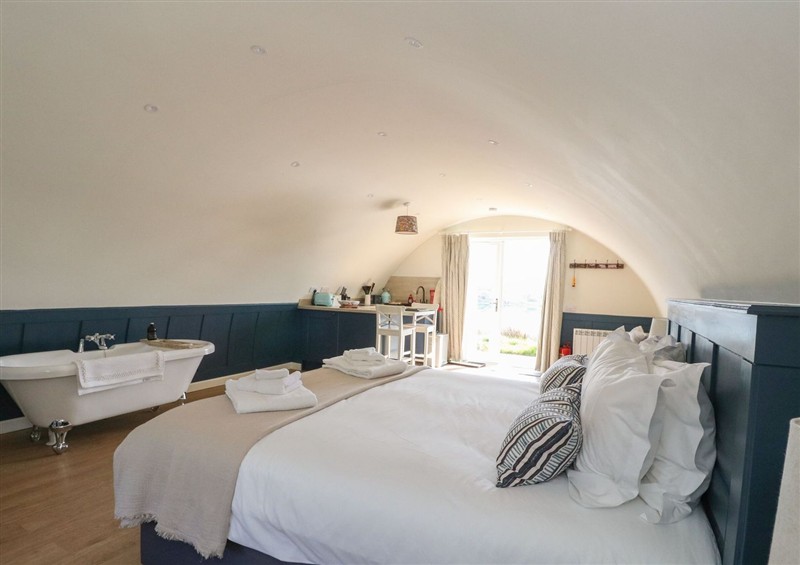 This is a bedroom (photo 4) at Scarba, Cullipool