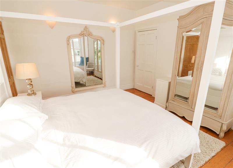 A bedroom in Scillonia at Scillonia, Penzance