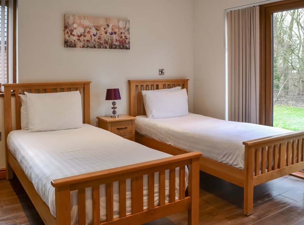 Twin bedroom