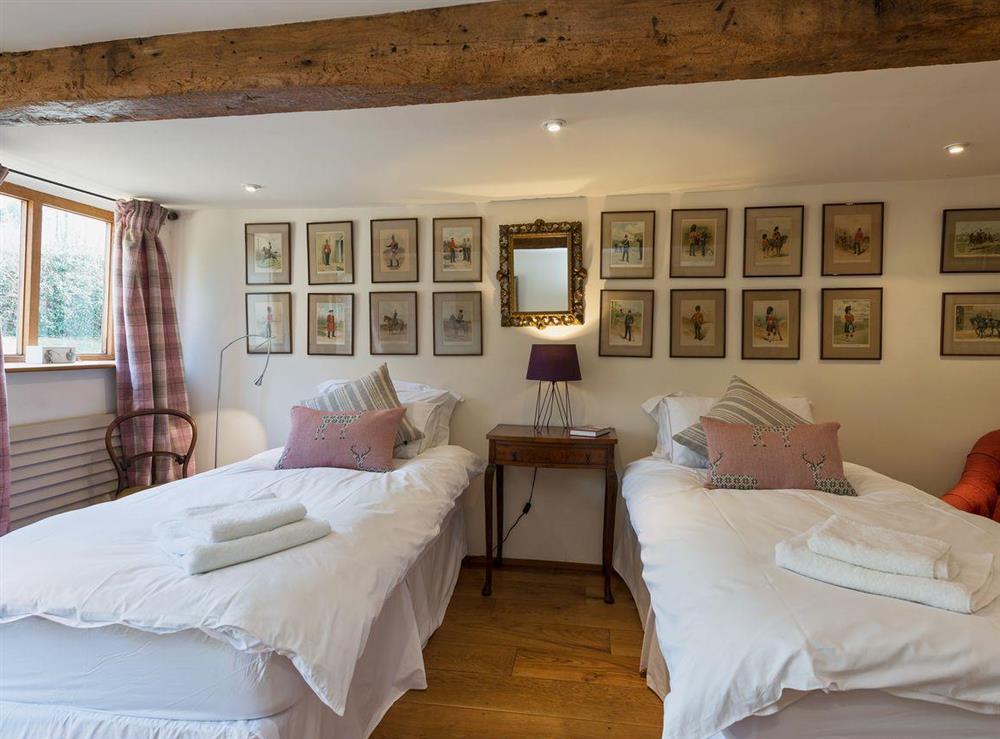 Twin bedroom at Scrag Oak Oast in Wadhurst, East Sussex
