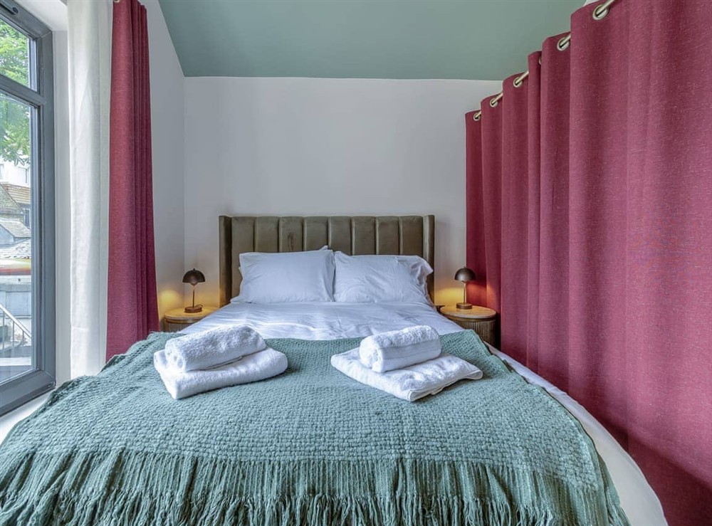 Double bedroom (photo 2) at Sea Beet in Whitstable, Kent