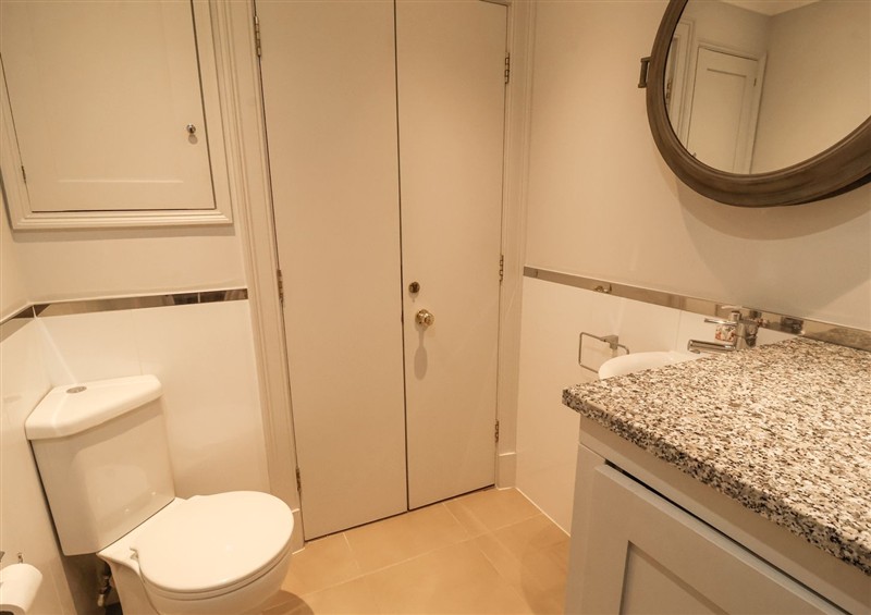 This is the bathroom at Sea Crest, Aldeburgh