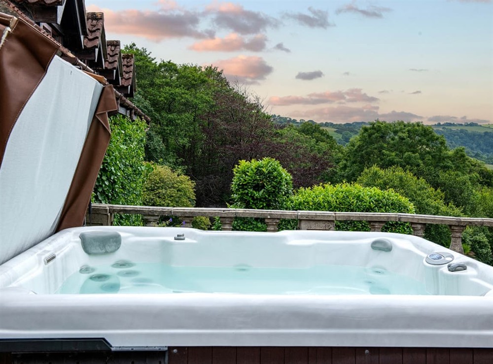 Hot tub at Sea Drift in Nutcombe Hill, Devon