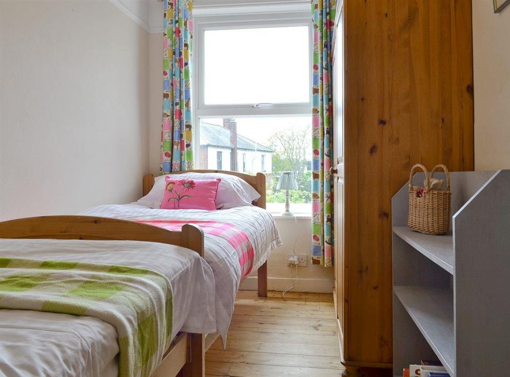 Convenient twin bedroom at Sea Folly in Brightlingsea, Essex