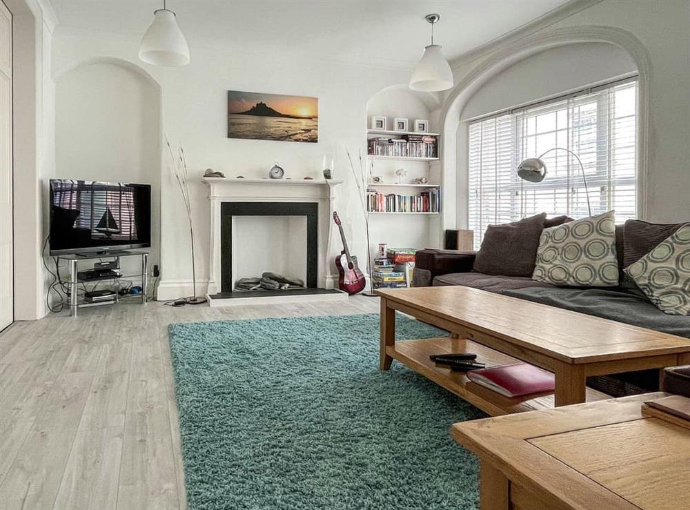 Spacious and beautifully appointed three bedroomed apartment at Sea Glass in Marazion, Cornwall