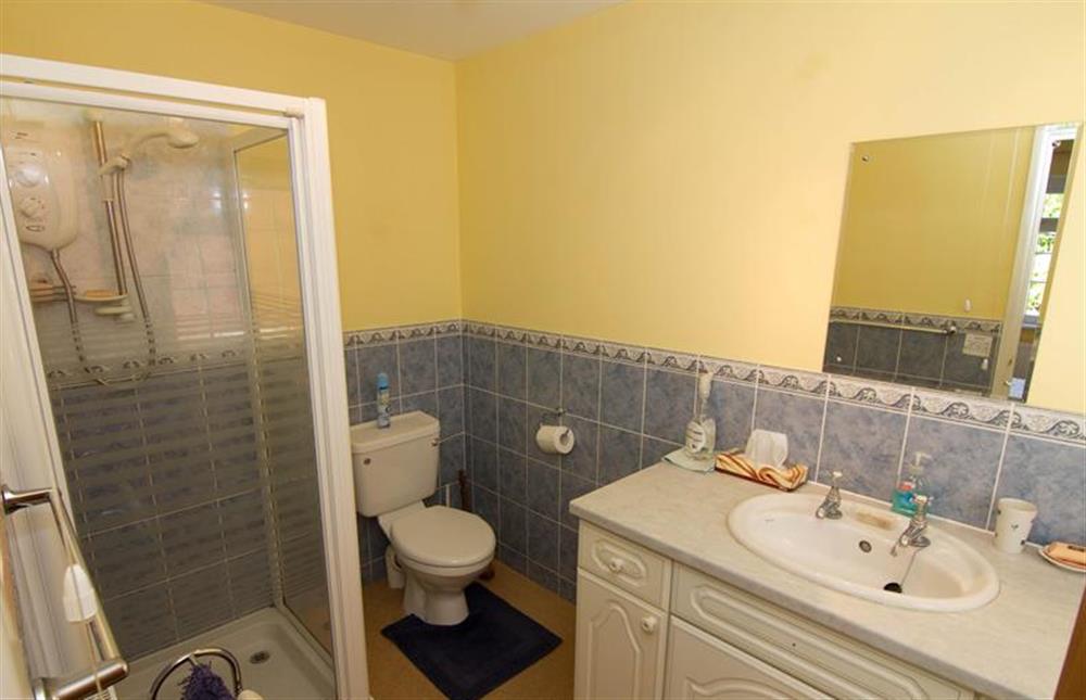 Ground floor: En-suite shower room  at Sea Holly, Brancaster Staithe near Kings Lynn