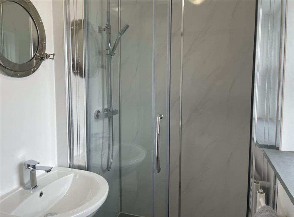 En-suite at Sea Scape in Whitstable, Kent