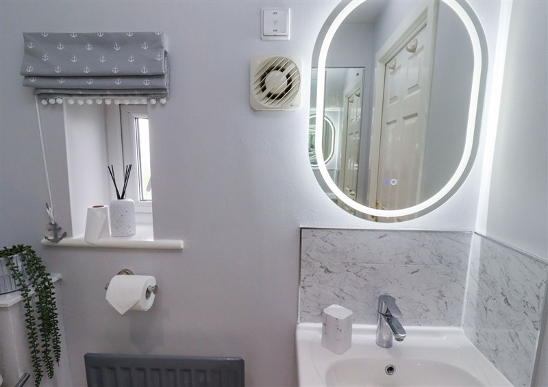 The bathroom (photo 2) at Sea Shore, Seahouses