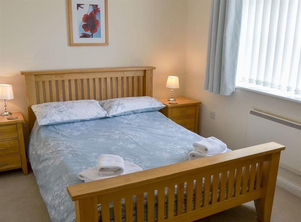 Double bedroom with en-suite at Sea Spray in Bacton, Norfolk