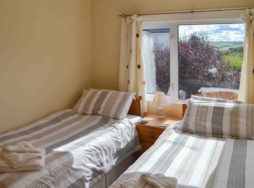 Twin bedroom at Sea Spray in Port Isaac, Cornwall
