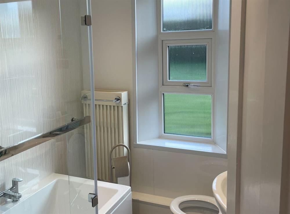 Bathroom at Sea View at Lamberton in Lamberton, near Eyemouth, Northumberland