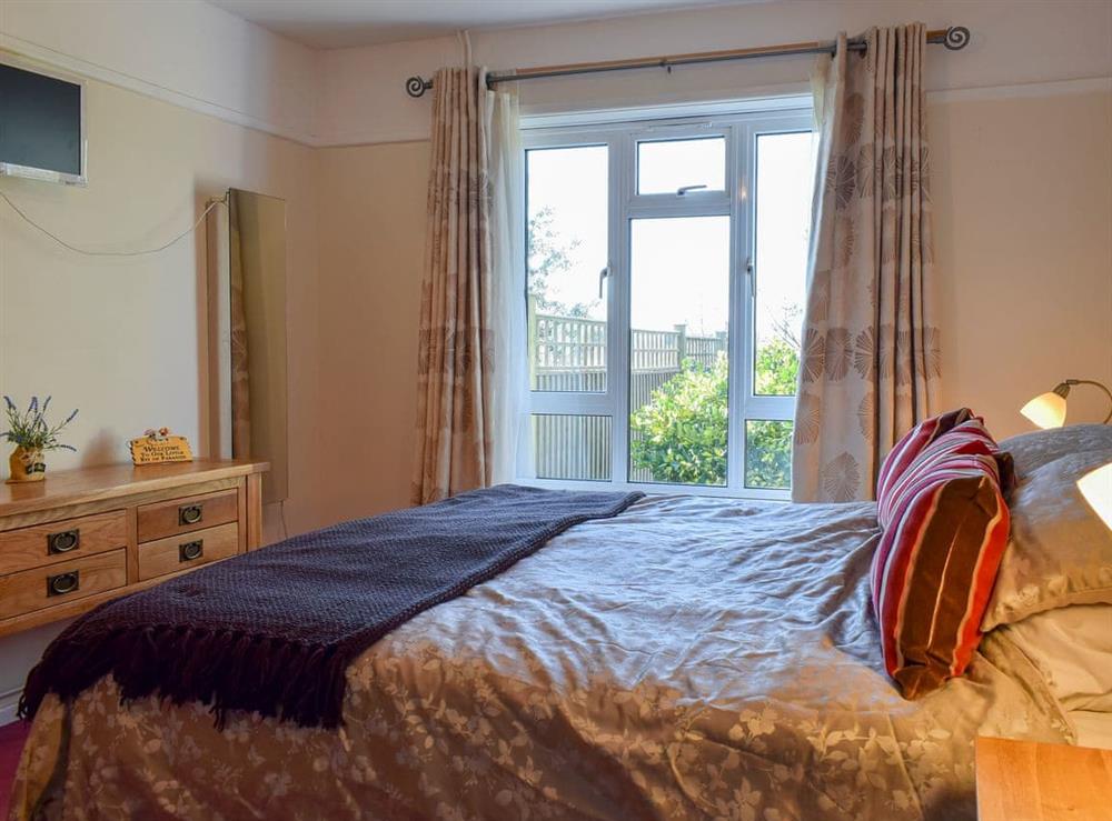 Comfortable double bedroom (photo 2) at Sea View Lodge in Rousdon, near Lyme Regis, Devon