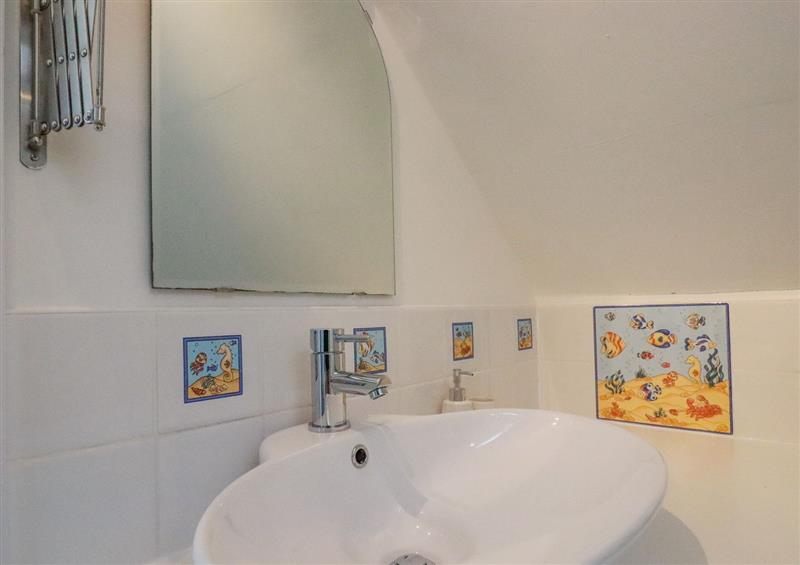 The bathroom at Sea View, Mevagissey