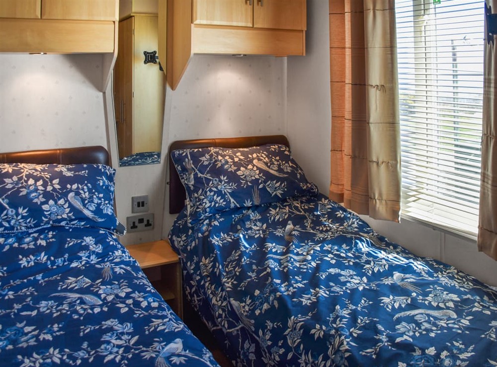 Twin bedroom