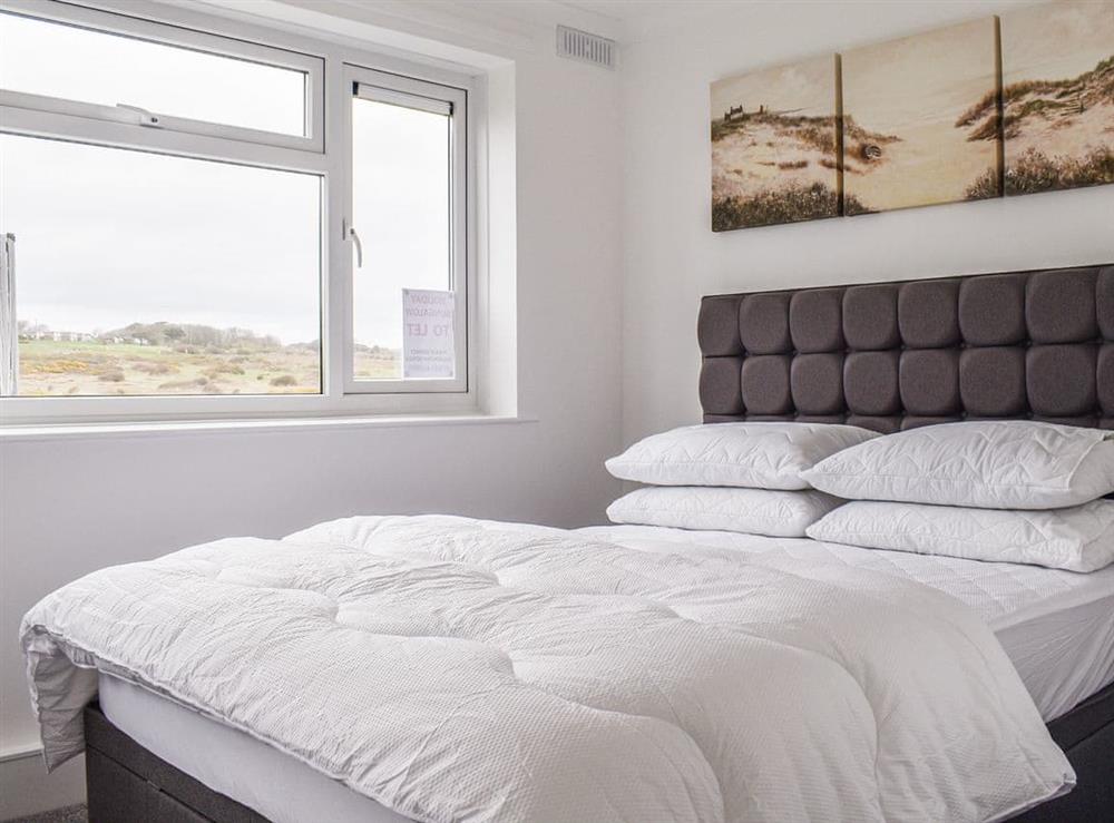 Double bedroom at Sea Waves in Freshwater, Isle of Wight