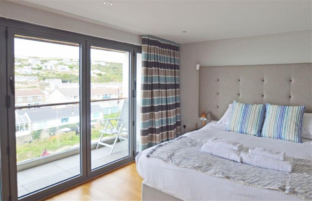 SeaEsta, Cornwall: Bedroom two with 6ft super-king size bed and private balcony at SeaEsta, Portreath