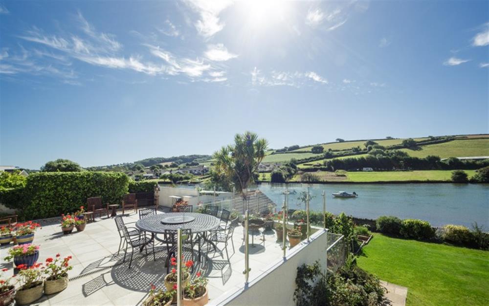 The perfect holiday home for groups of friends and family to reunite! at Seaflowers in Frogmore