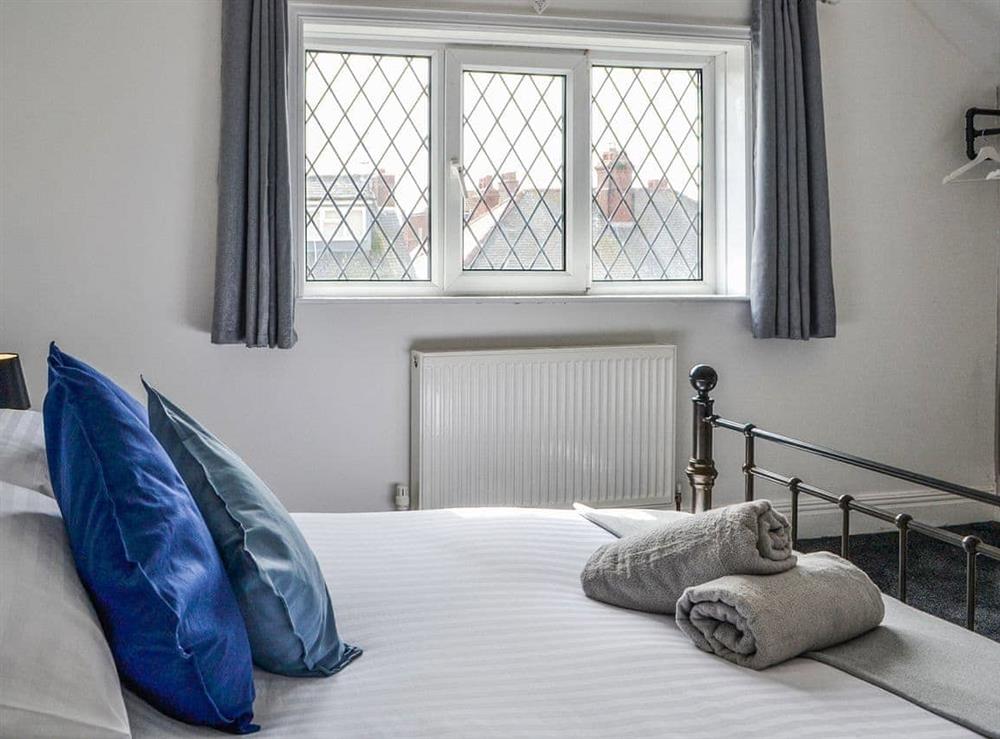 Double bedroom (photo 3) at Seaforth House in Bridlington, North Humberside